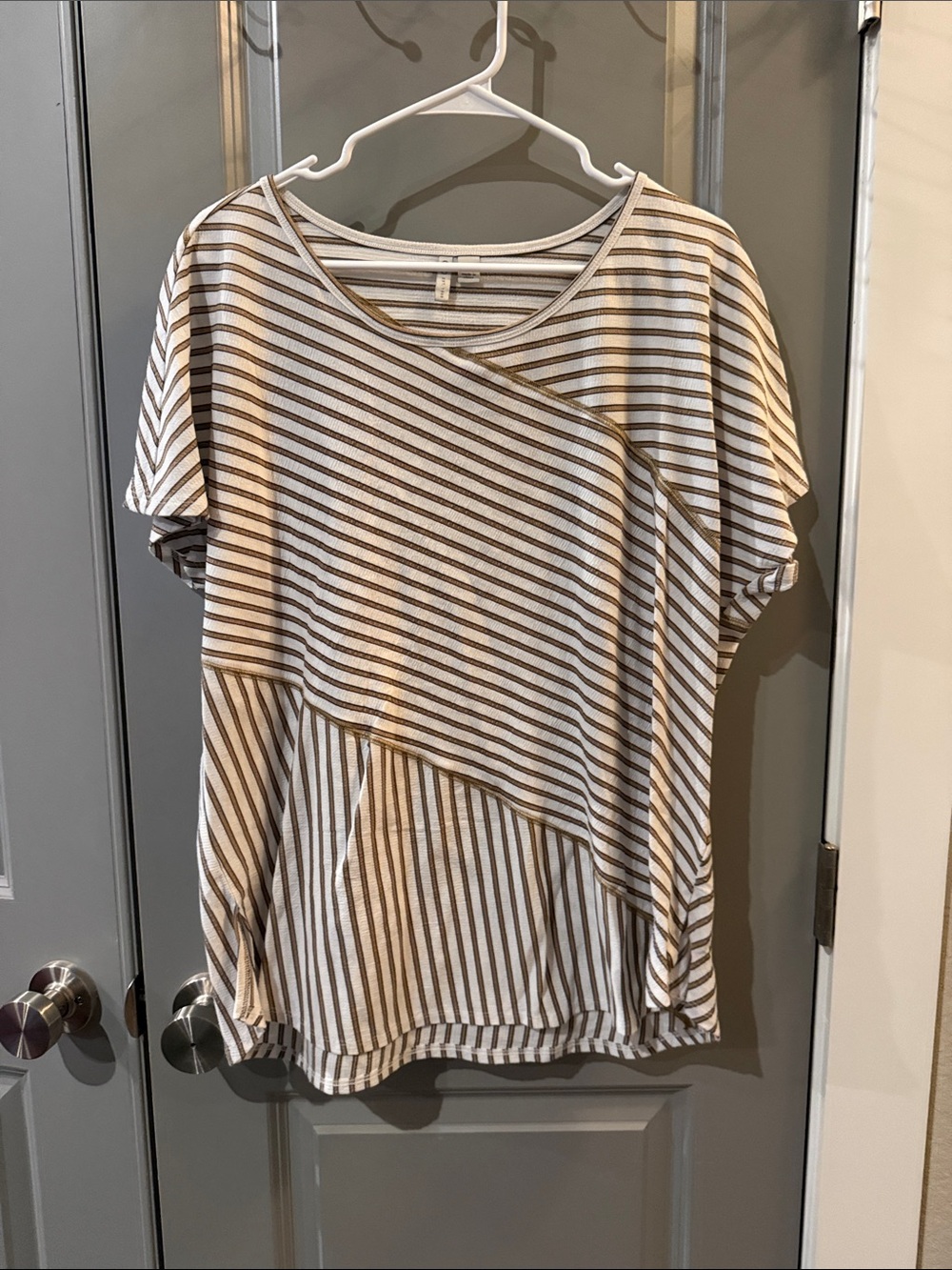 Striped Short-Sleeve Asymmetric Womens Top - Cream & Brown